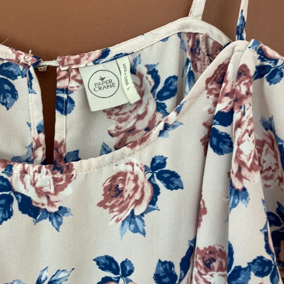 Paper crane off the shoulder blouse with adjustable spaghetti straps. Size L. - Picture 2 of 8